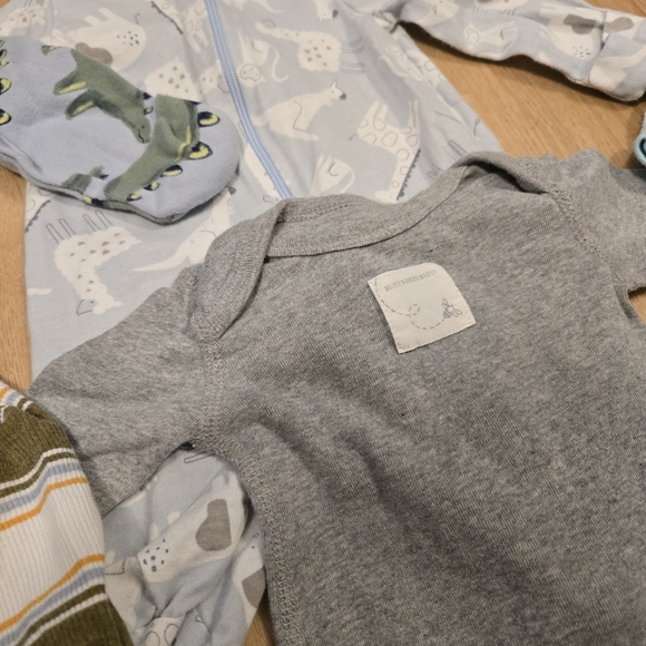 Bundle/Lot Of Newborn Baby Footie Sleeper Pajamas Mixed Brands - Picture 13 of 15